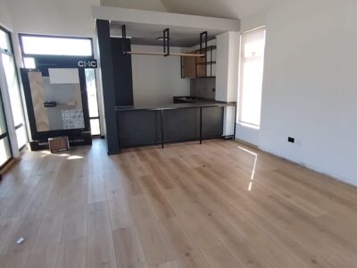 Oficina Comercial Vilumanque — 45 UF, 80 m², excelente estado