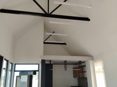 Oficina Comercial Vilumanque — 45 UF, 80 m², excelente estado