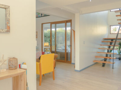 Espectacular casa de 2 pisos con piscina y a pasos de la playa en Pingueral